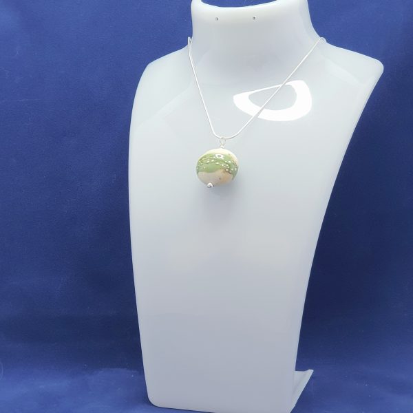Ivory  & Green - Lentil Pendant - Image 3